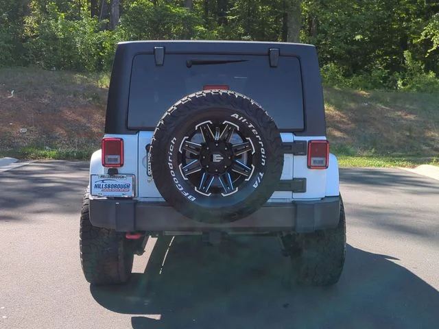 Used 2018 White Jeep Unlimited Sahara image 12