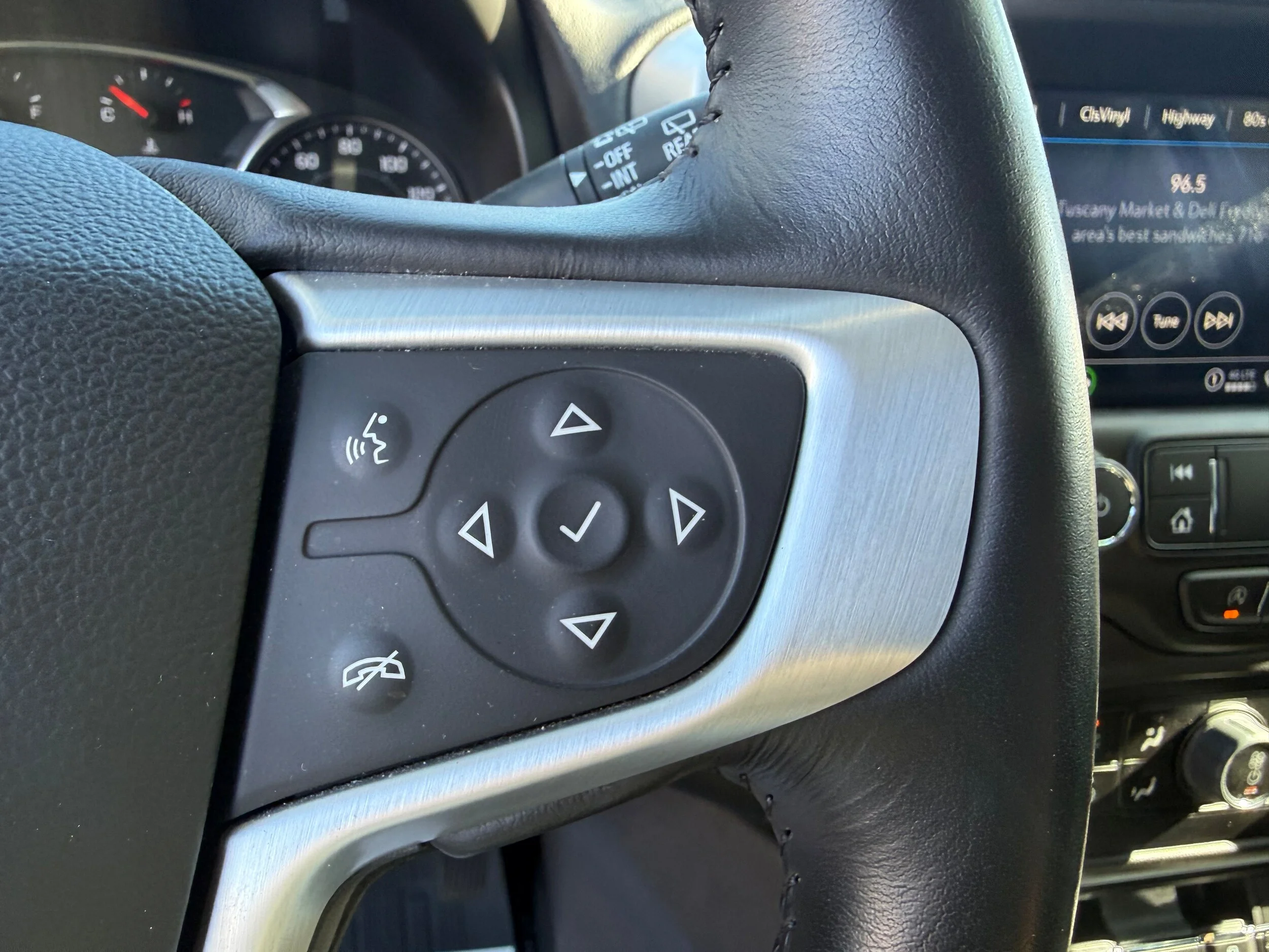 Used 2022 Marine Metallic GMC SLT image 15