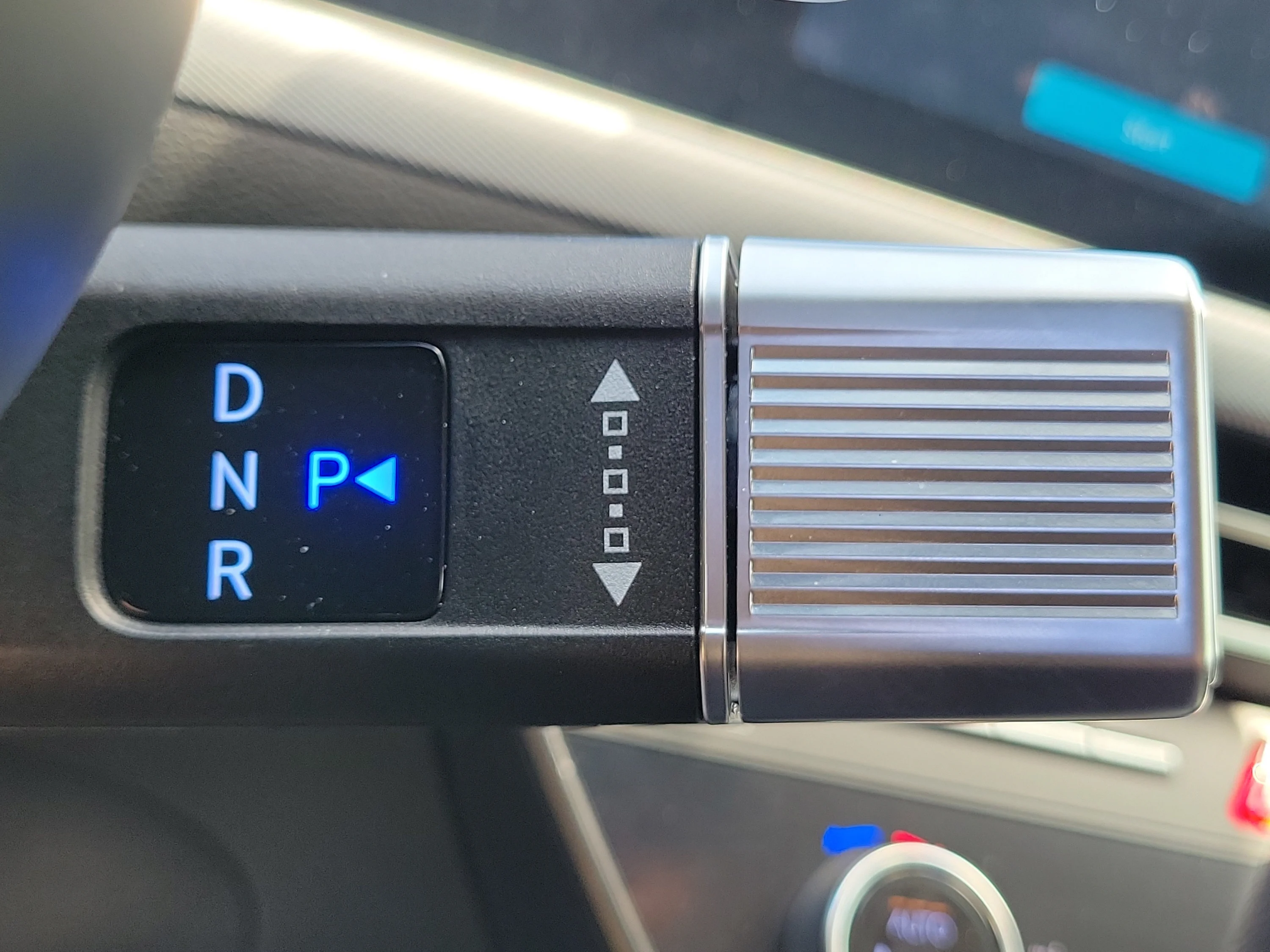 Used 2025 Carbon Blue Hyundai SEL image 28