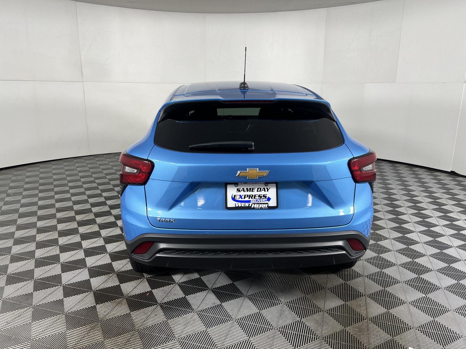 Used 2025 Marina Blue Metallic Chevrolet LS image 18