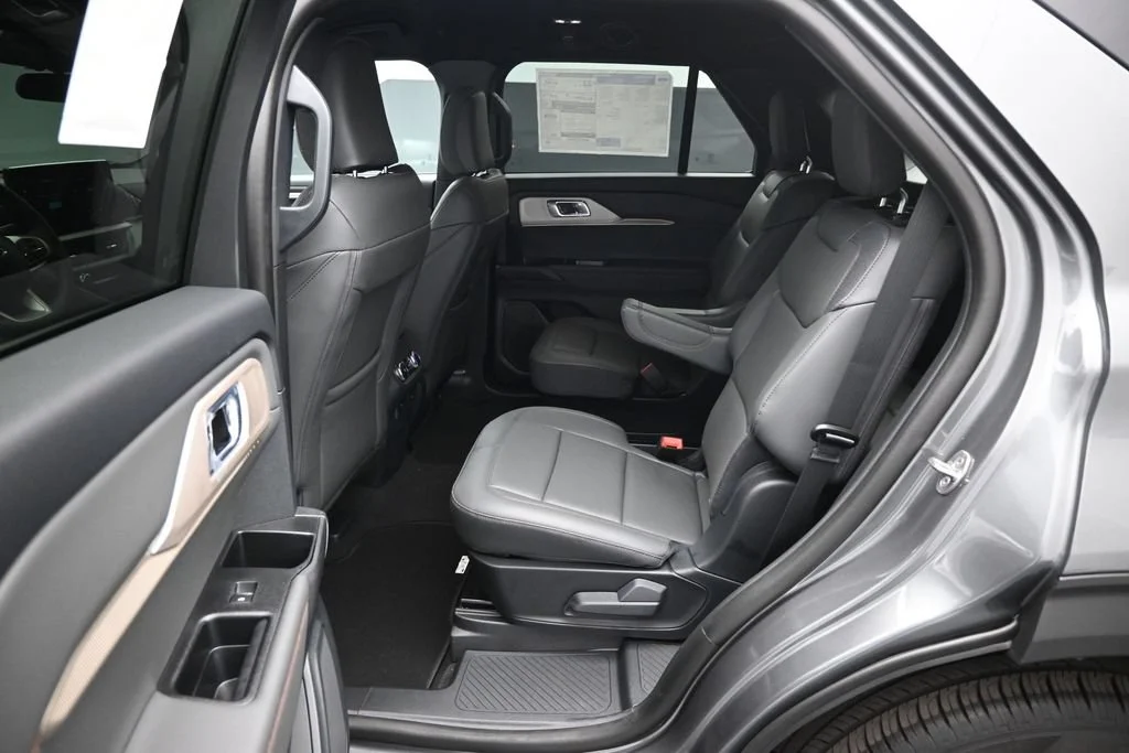 New 2027 Carbonized Gray Metallic Ford Active image 18