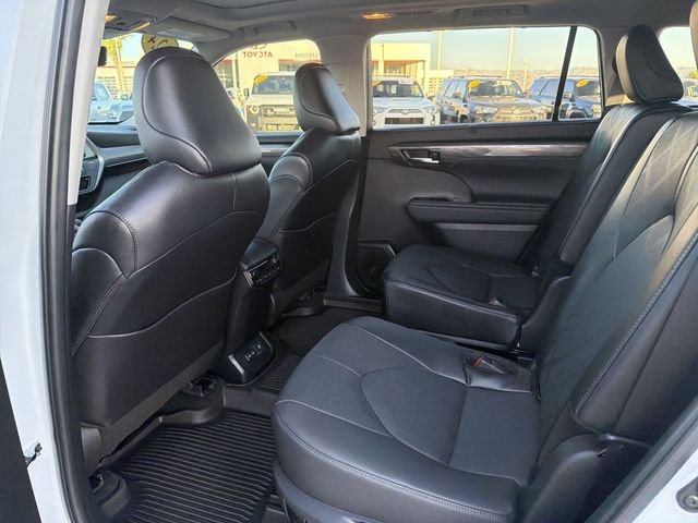 2024 Toyota Highlander Platinum - Photo 29