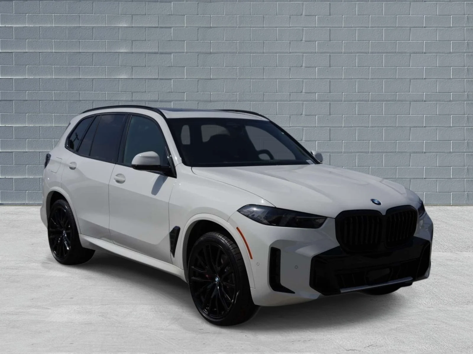 New 2026 Alpine White BMW sDrive40i image 1