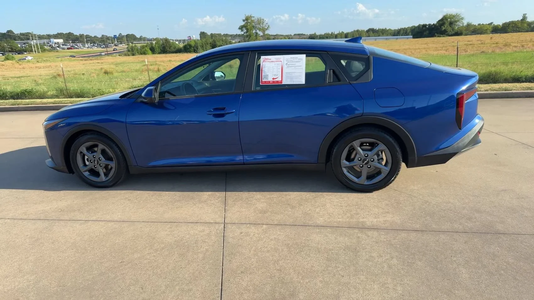 Used 2025 Deep Sea Blue Kia LXS image 5
