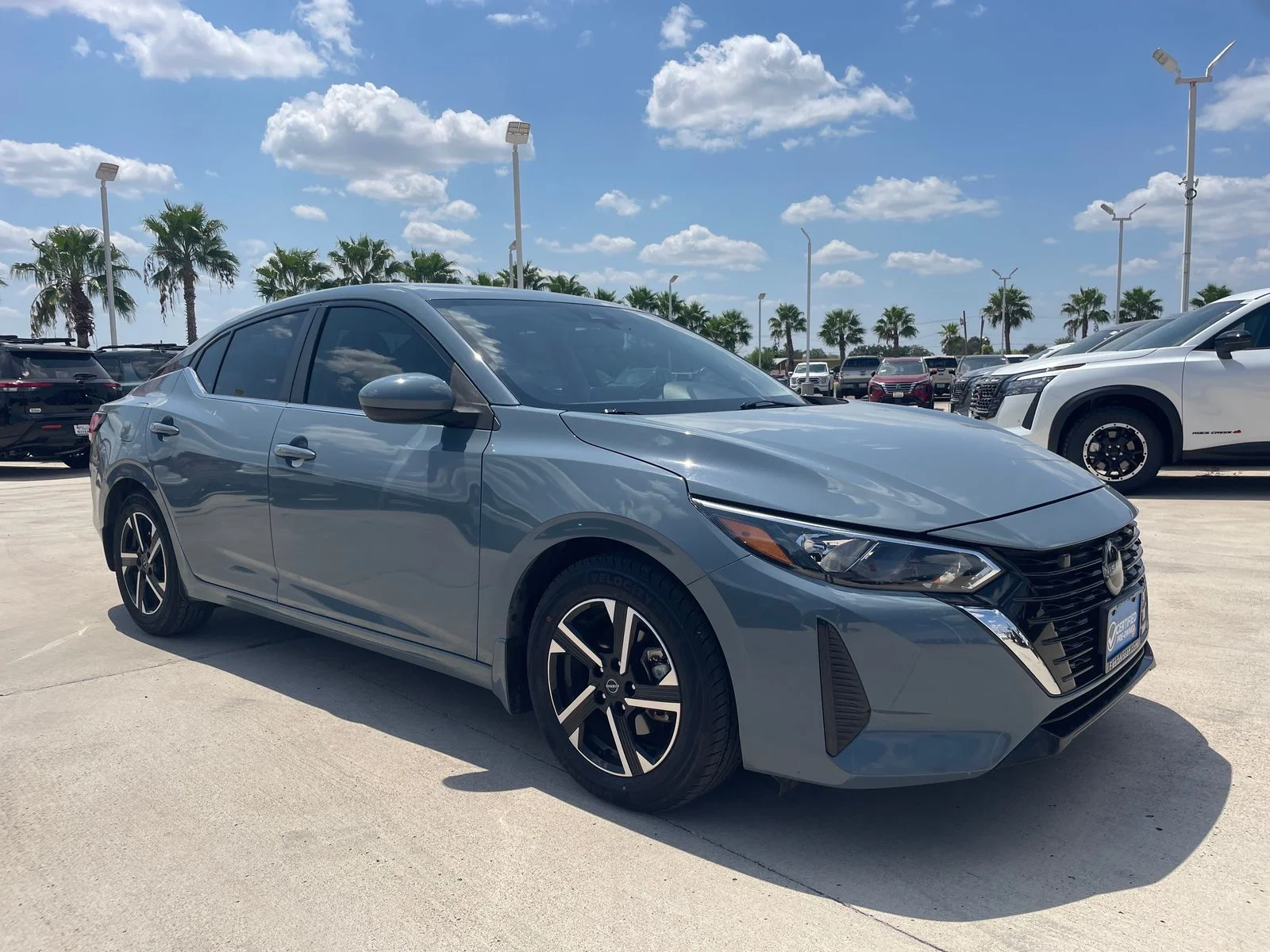 Used 2025 Gray Nissan SV image 7