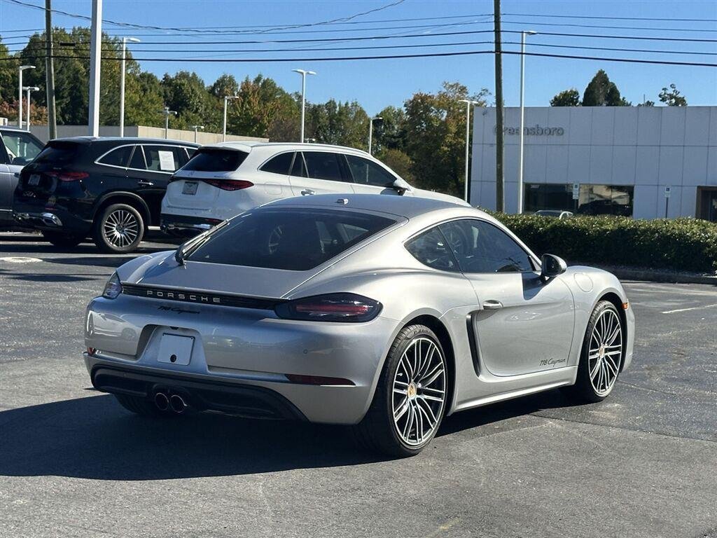 Used 2024  Porsche Style Edition image 5