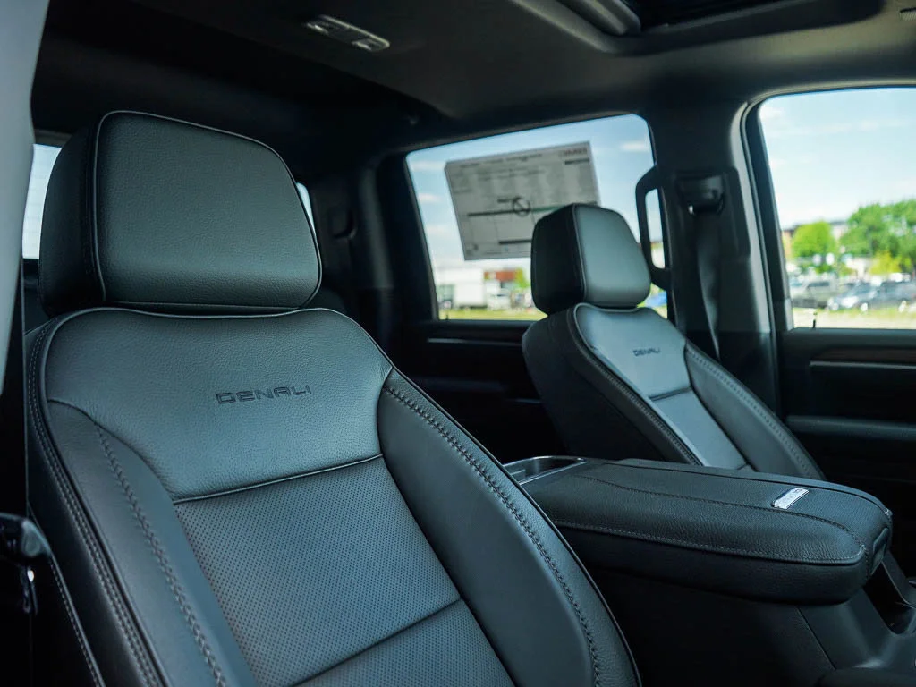 2026 GMC Sierra 3500HD Denali - Photo 9