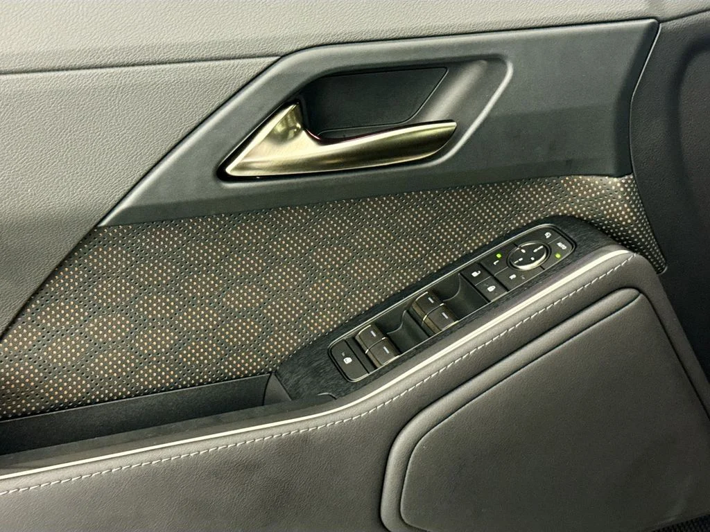 Used 2025 Black Lexus 550 Premium+ image 17