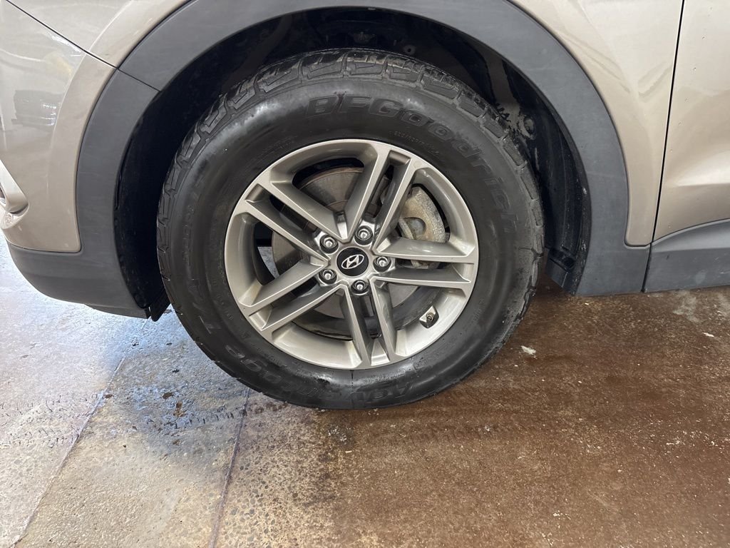 Used 2018 Gray Hyundai 2.4 Base image 9
