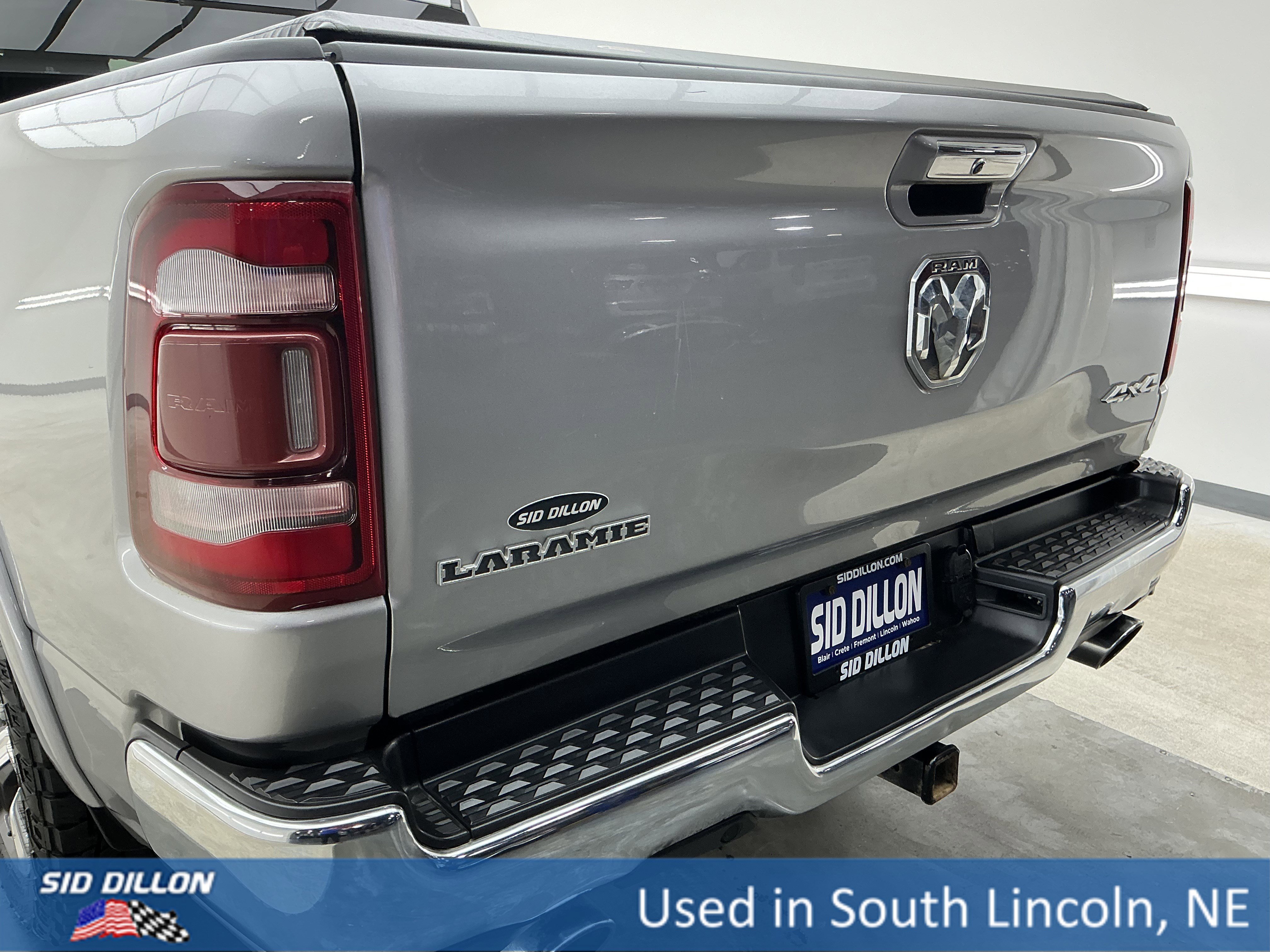 Used 2022 Billet Silver Metallic Clearcoat Ram Laramie image 21