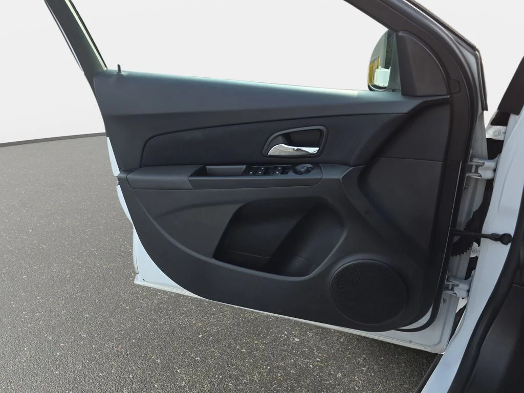 Used 2014 Summit White Chevrolet 1LT image 25