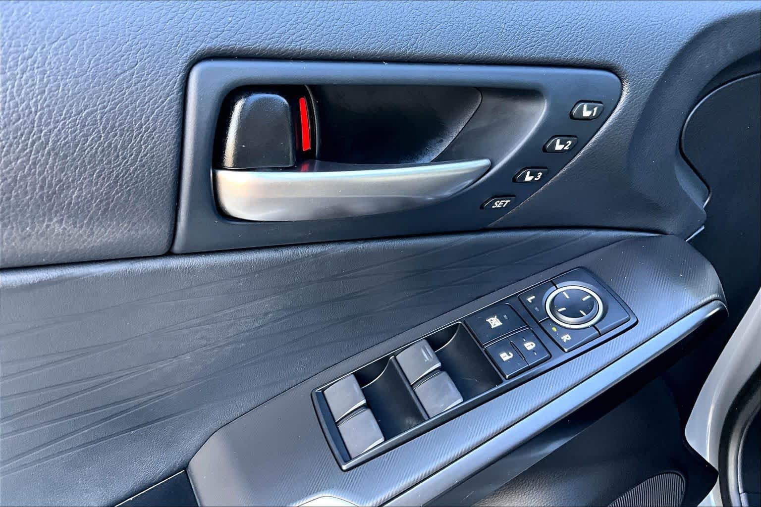 Used 2024 Incognito Lexus F SPORT image 32