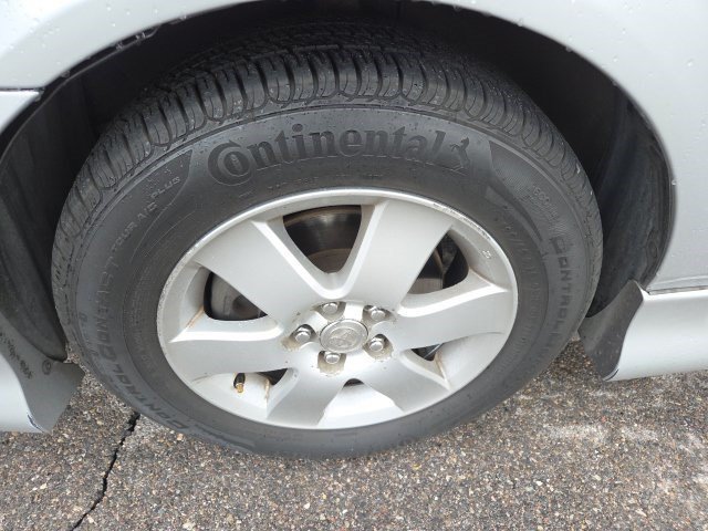 Used 2006 Silver Toyota CE image 23