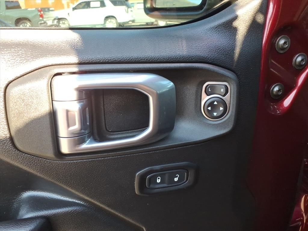 Used 2021  Jeep Unlimited Sport S image 17