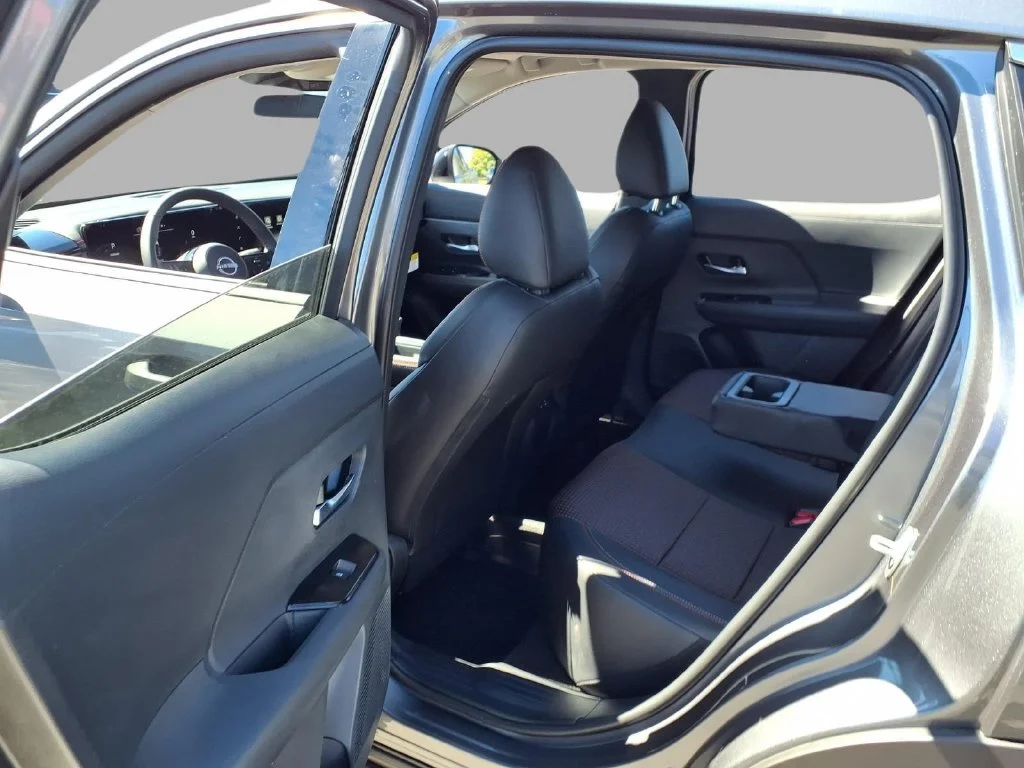 New 2027 Gray Nissan SR image 23