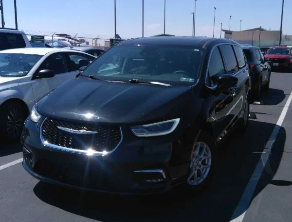 Used 2023 Black Chrysler Touring L image 1