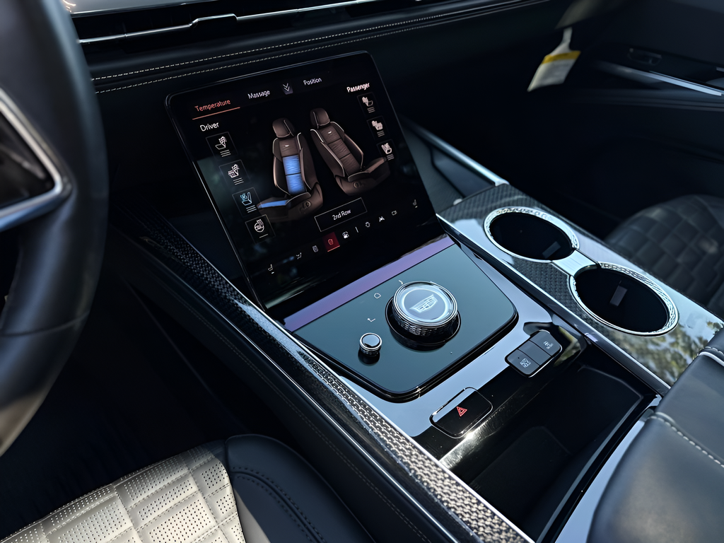 Used 2025 White Cadillac V-Series image 10