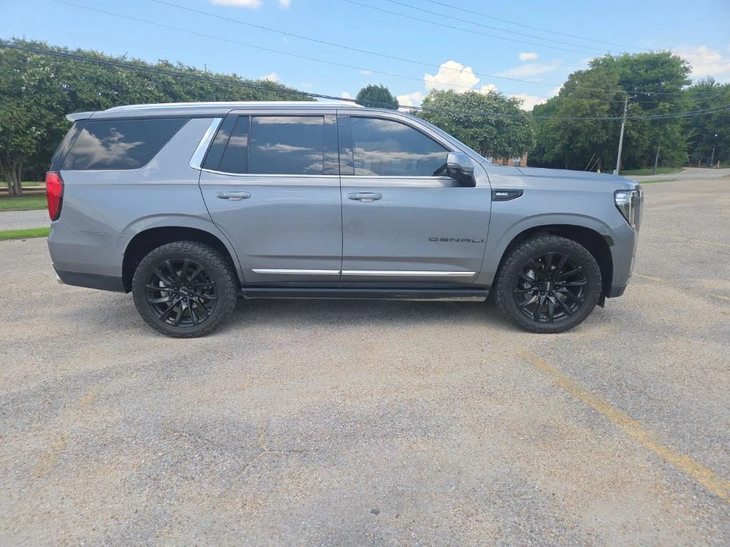 Used 2021 Gray GMC Denali image 19