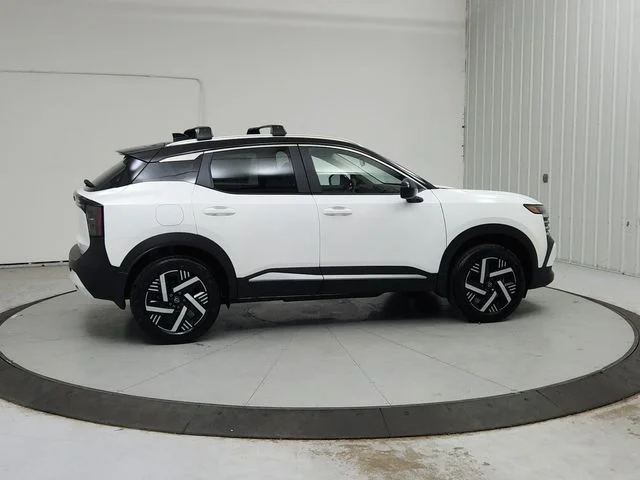 New 2027 White Nissan SV image 9