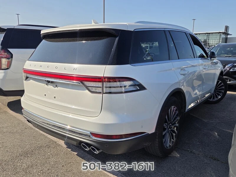 Used 2021 White LINCOLN RESERVE image 4