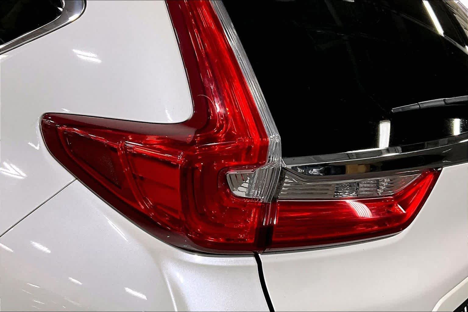 Used 2017 White Diamond Pearl Honda EX-L image 29
