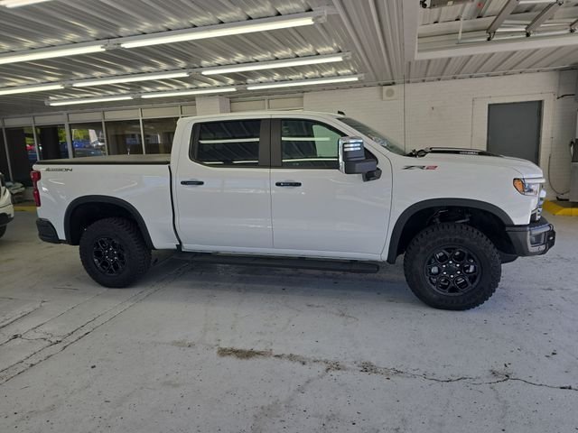 Used 2024 White Chevrolet ZR2 image 6