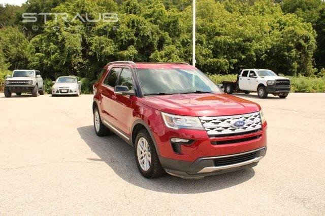 Used 2018 Ruby Red Metallic Tinted Clearcoat Ford XLT image 2