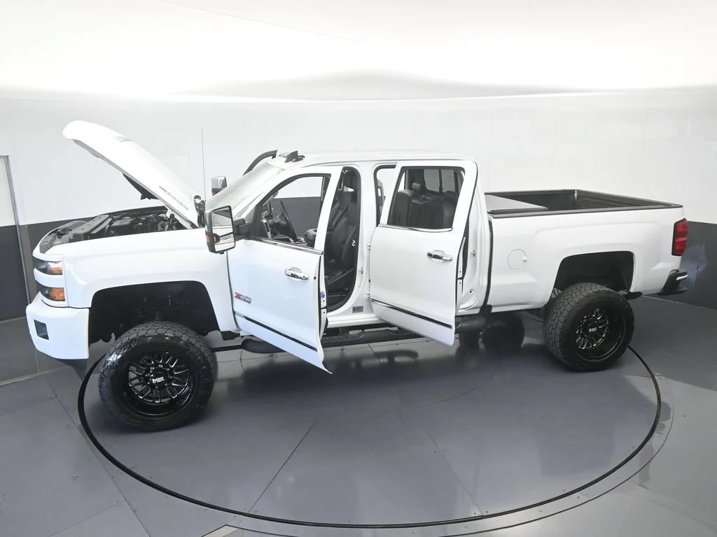 Used 2018 Summit White Chevrolet LTZ image 73