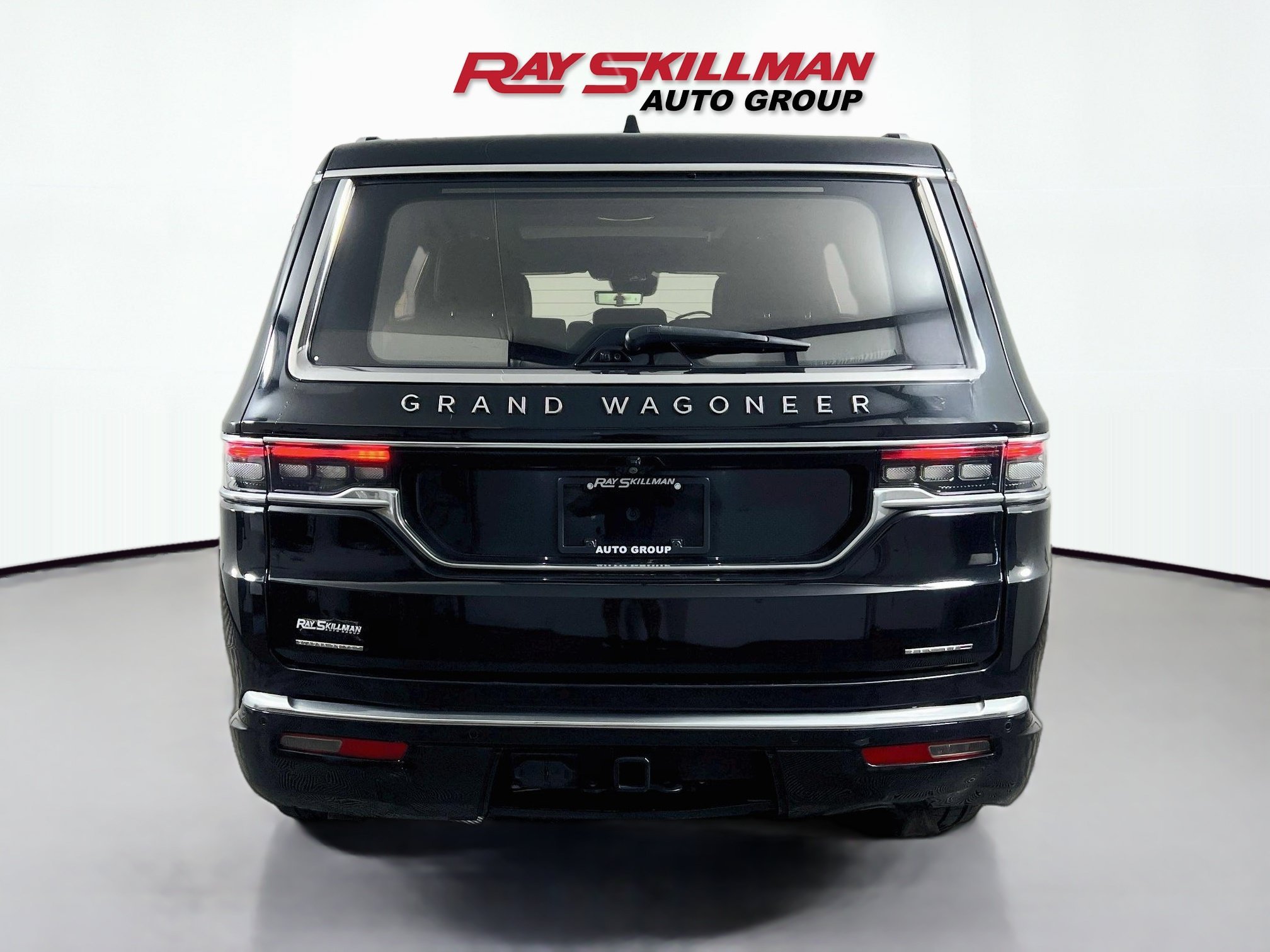 Used 2022 Diamond Black Crystal Pearlcoat Jeep SERIES III image 6