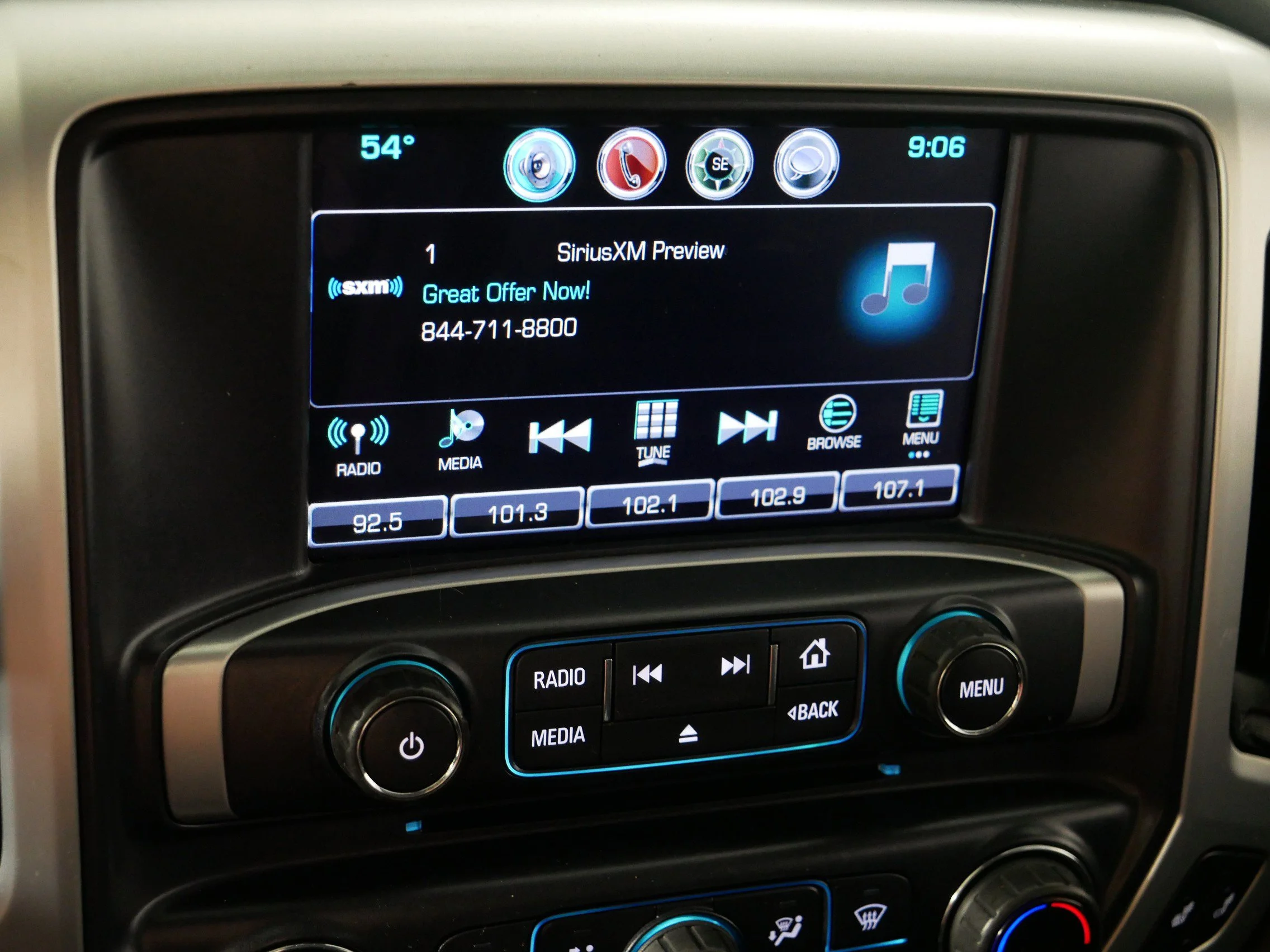 Used 2019 Summit White GMC SLE image 22