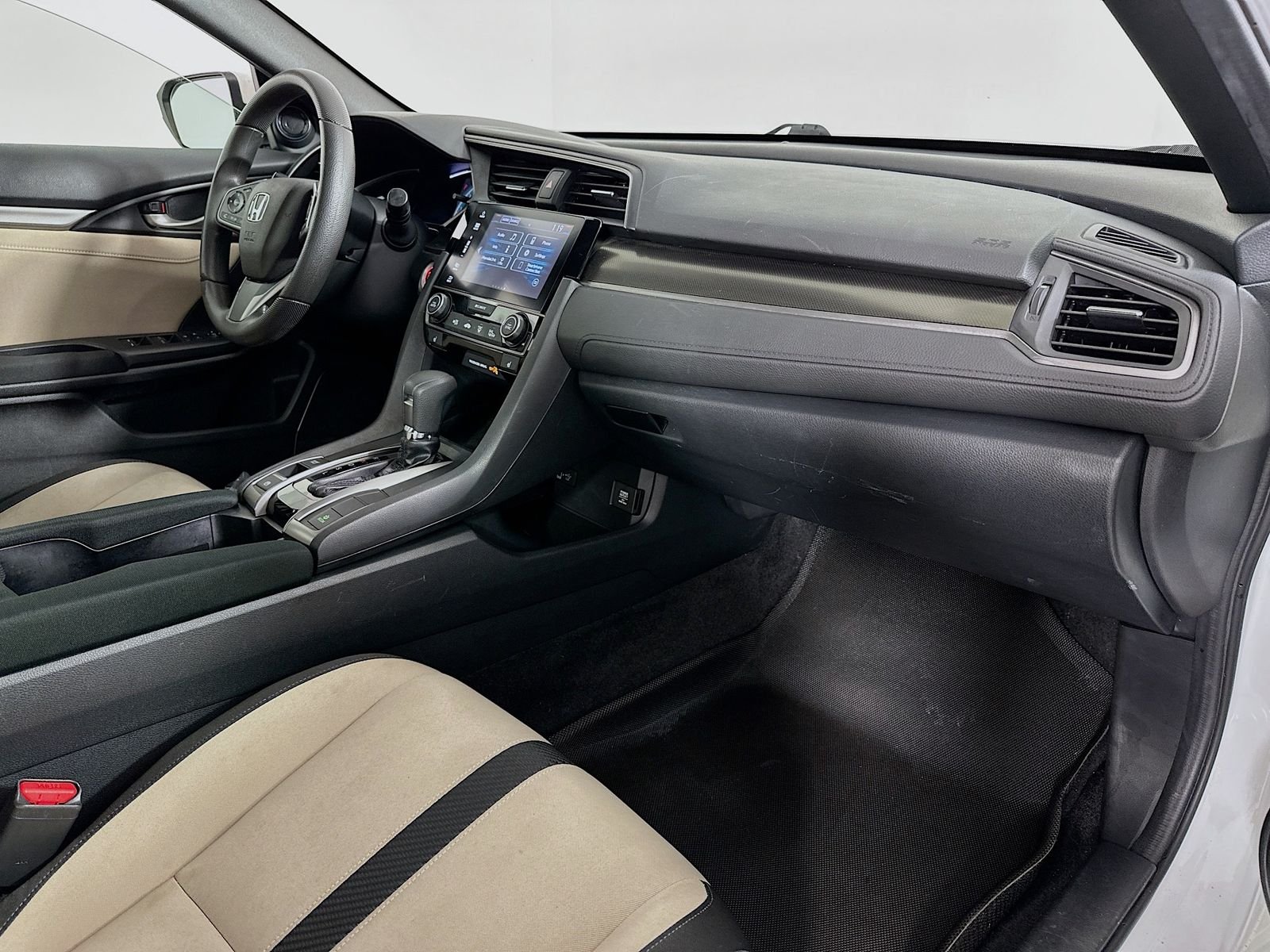 Used 2018 White Honda EX image 28