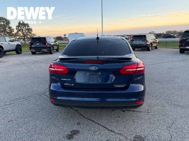 Used 2016  Ford Titanium image 11