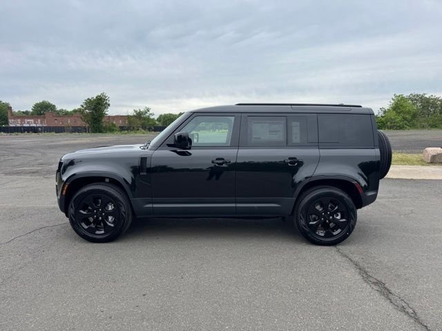 New 2026 Santorini Black Land Rover S image 2