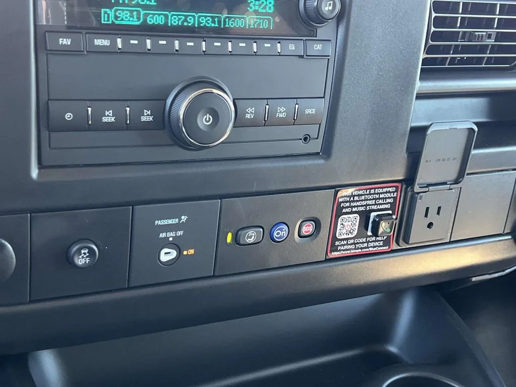 2025 Chevrolet Express Cargo Work Van - Photo 17