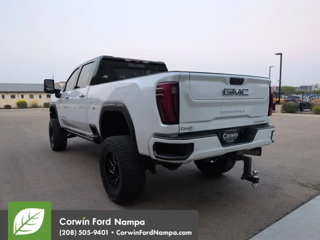 Used 2024 White GMC Denali Ultimate image 5
