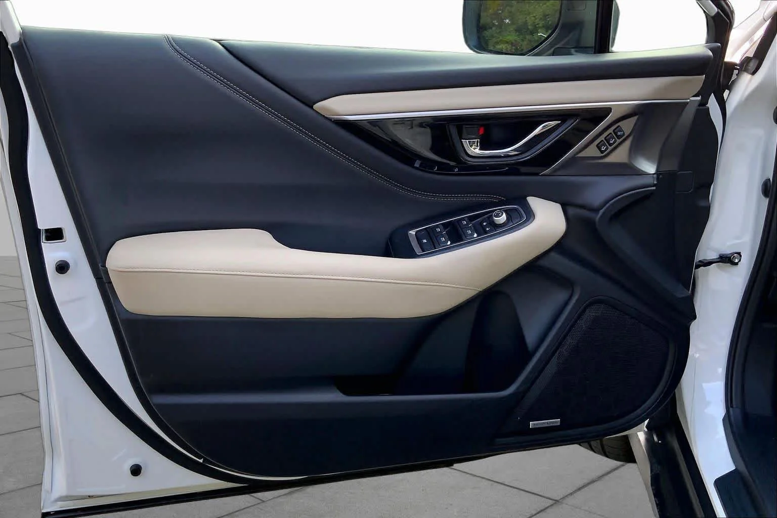 Used 2024 Crystal White Pearl Subaru Limited image 19