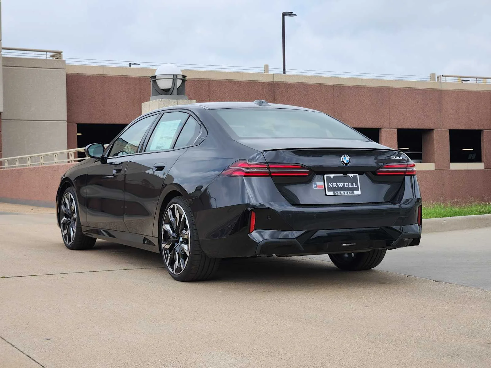 New 2026 Dark Graphite Metallic BMW 530i image 3