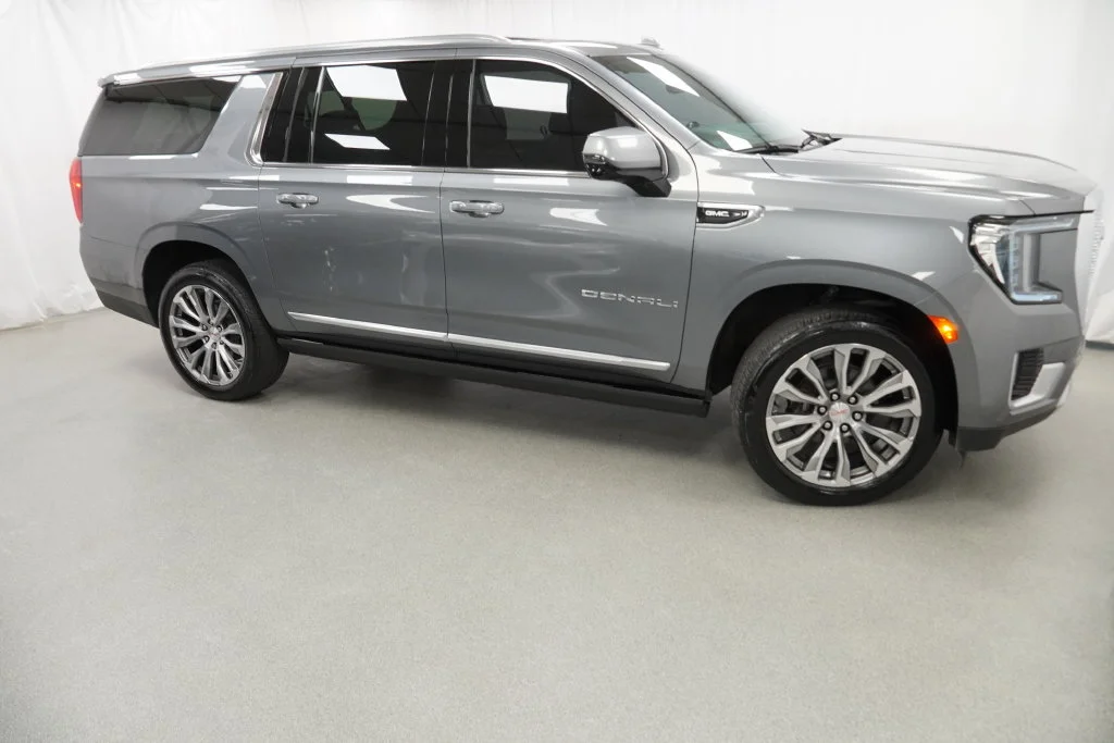 Used 2021 SATIN STEEL METALLIC GMC Denali image 6