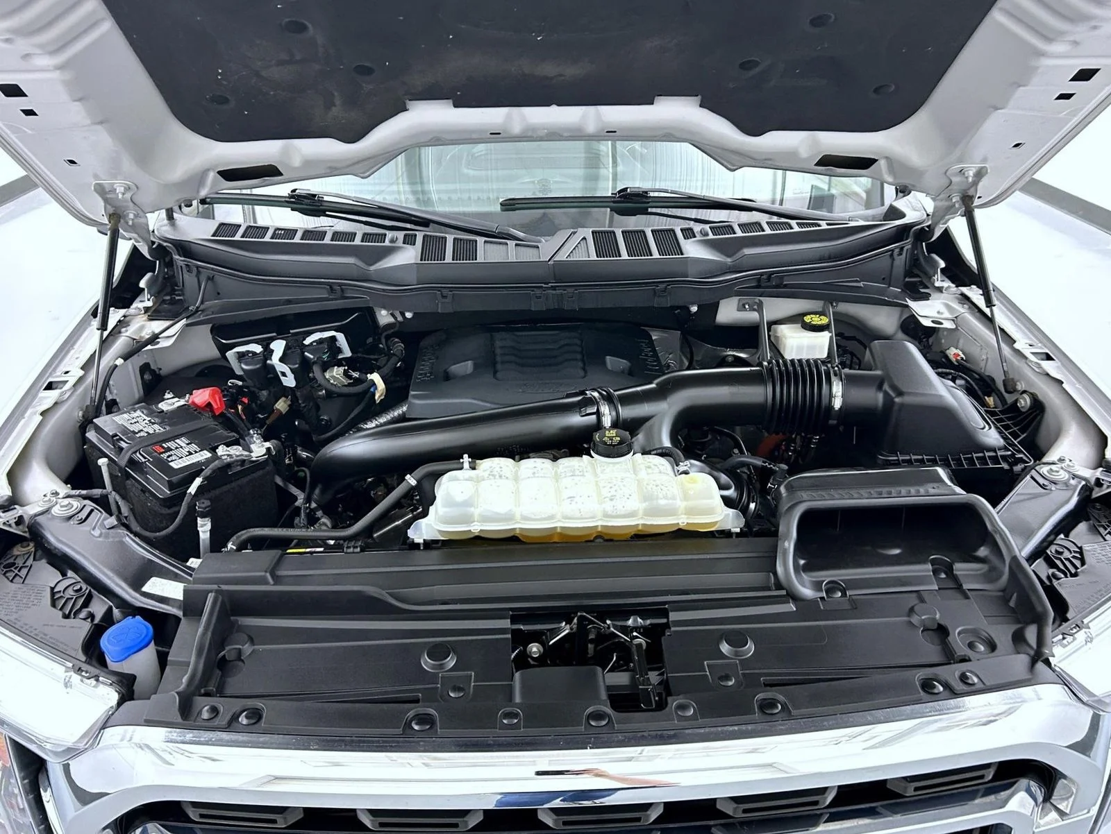Used 2023 Silver Ford XLT image 25