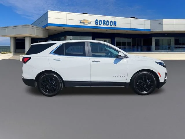 Used 2024 Summit White Chevrolet LT image 6