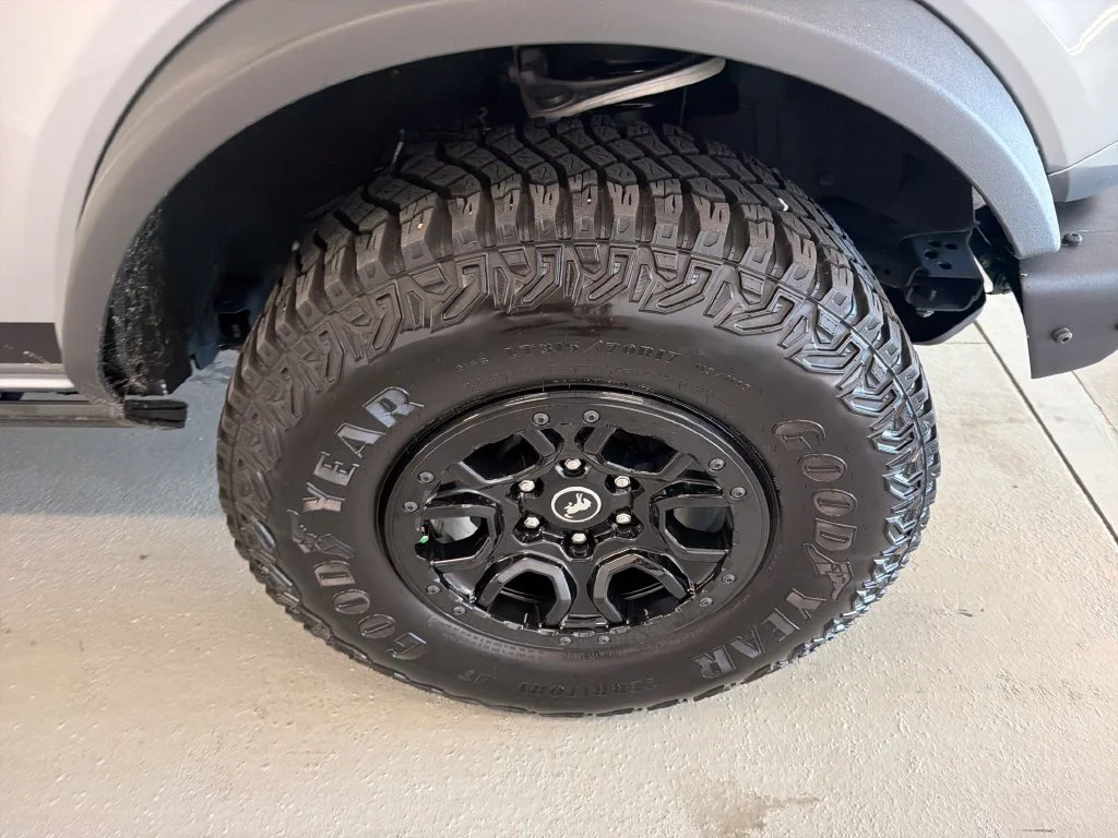 Used 2024 Silver Ford Wildtrak image 5
