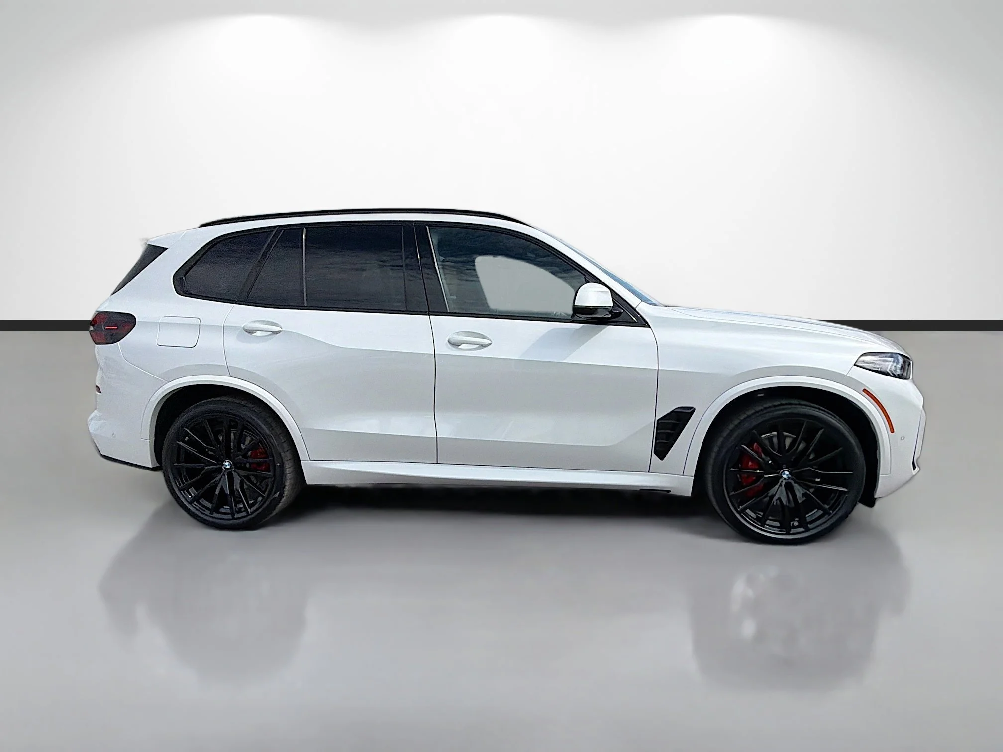 New 2026 Mineral White Metallic BMW xDrive40i image 2