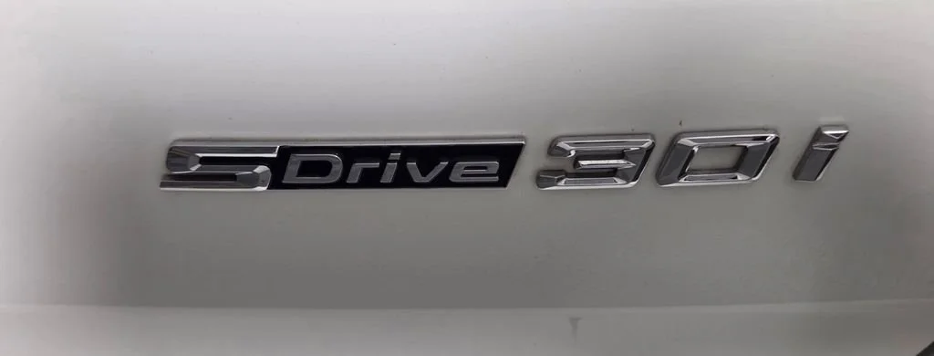 Used 2024 Alpine White BMW sDrive30i image 29