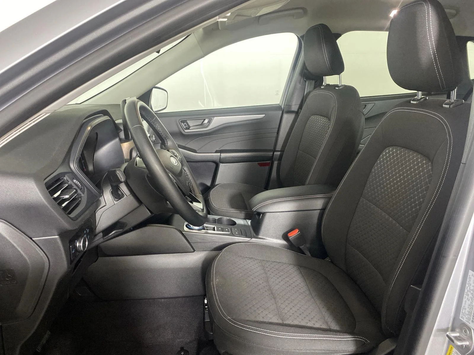 Used 2023 Iconic Silver Ford Active image 10