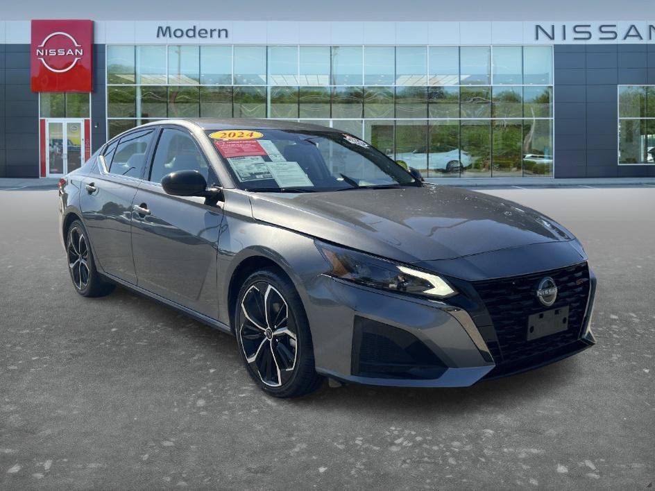 Used 2024 Gun Metallic Nissan 2.5 SR image 3