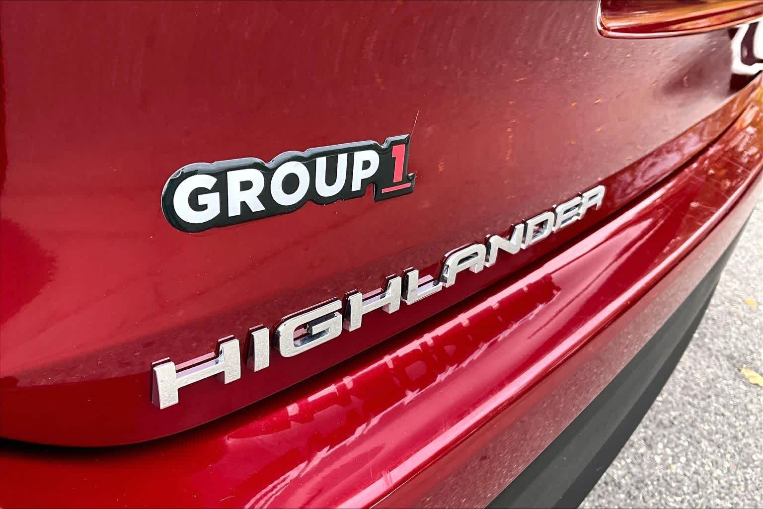 Used 2024 Ruby Flare Pearl Toyota XLE image 10