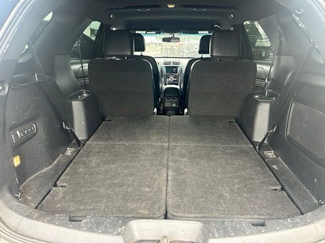 Used 2017 Black Ford Limited image 19
