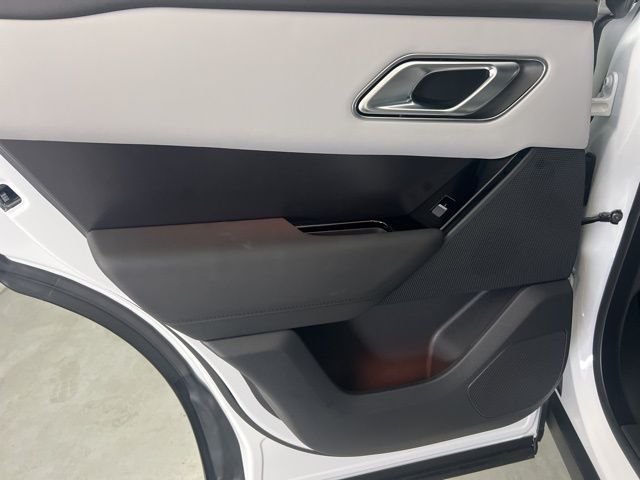 New 2026 Fuji White Land Rover Dynamic SE image 14