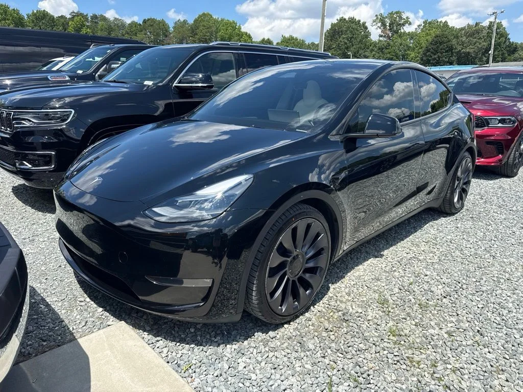 Used 2024  Tesla Performance image 1