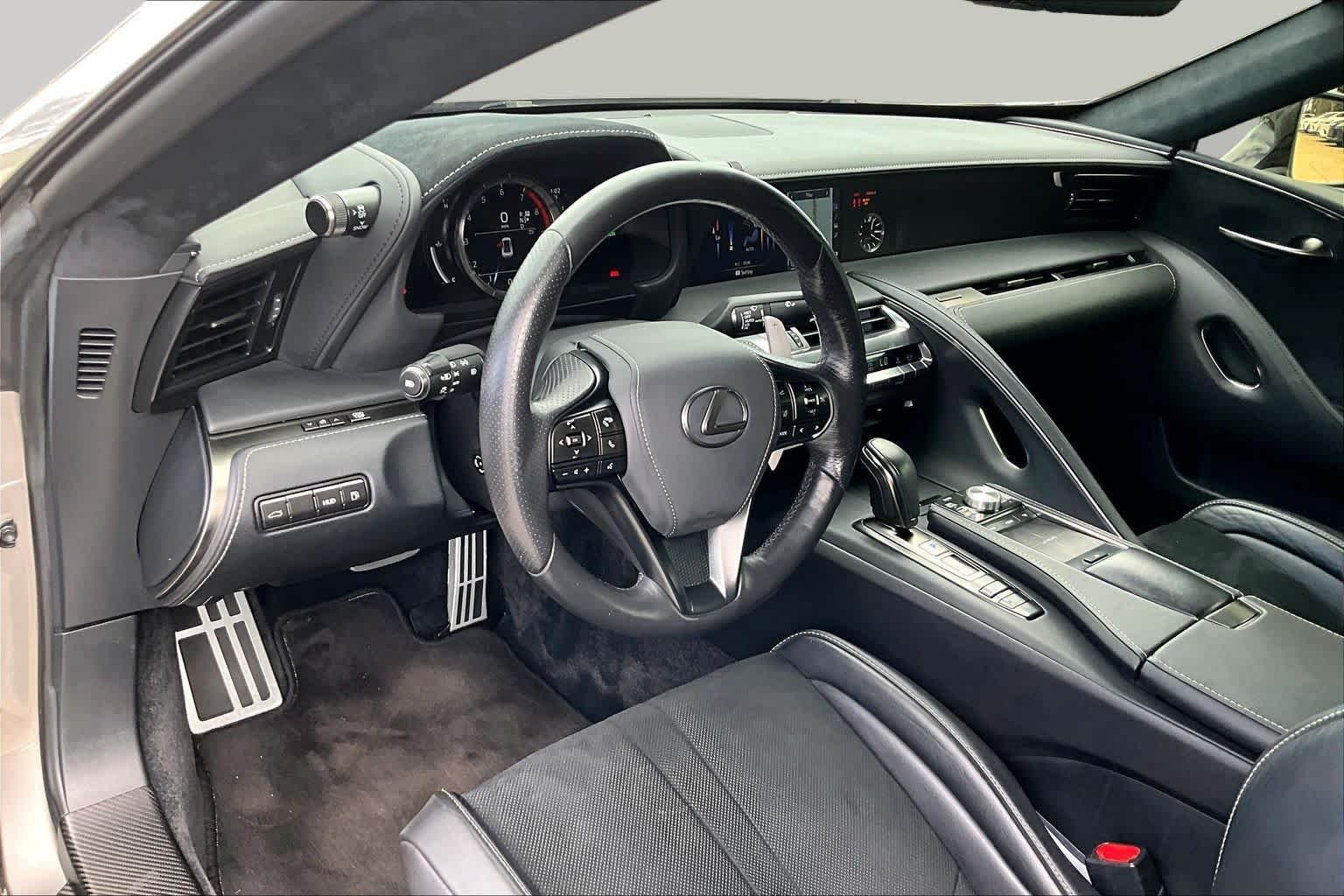 Used 2019 Atomic Silver Lexus  image 18